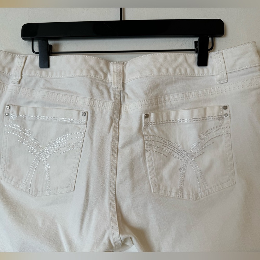 WHITE HOUSE BLACK MARKET capris - size 14 - EUC - Picture 4 of 4